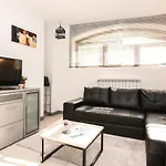 Desenzano Beach Apartment